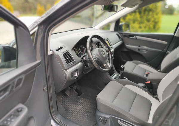 Volkswagen Sharan cena 47900 przebieg: 196100, rok produkcji 2014 z Dolsk małe 232